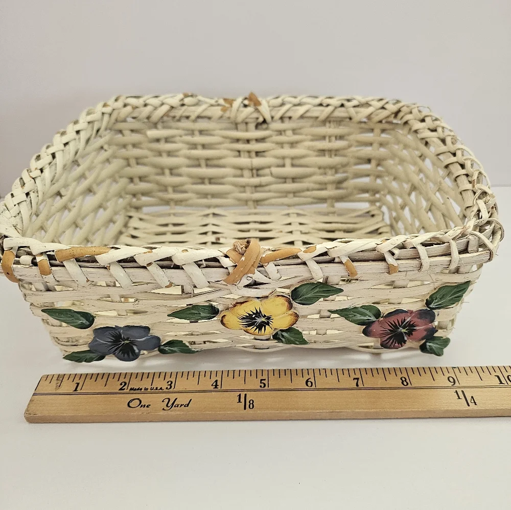 Vintage Hand-Painted Wicker Basket – Shabby Chic Pansy Motif